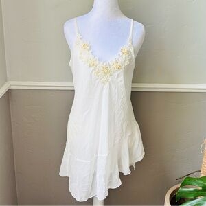 Linea Donatella Ivory Chemise with Delicate Lace